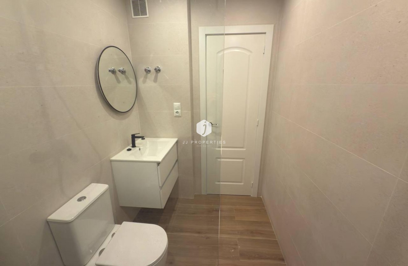 Aus zweiter Hand - Chalet -
Torrevieja - aguas nuevas