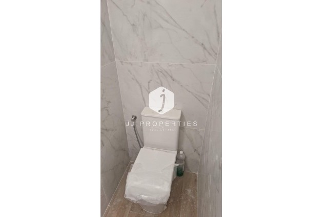 Aus zweiter Hand - Chalet -
Torrevieja - aguas nuevas