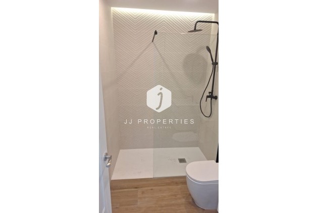 Aus zweiter Hand - Chalet -
Torrevieja - aguas nuevas