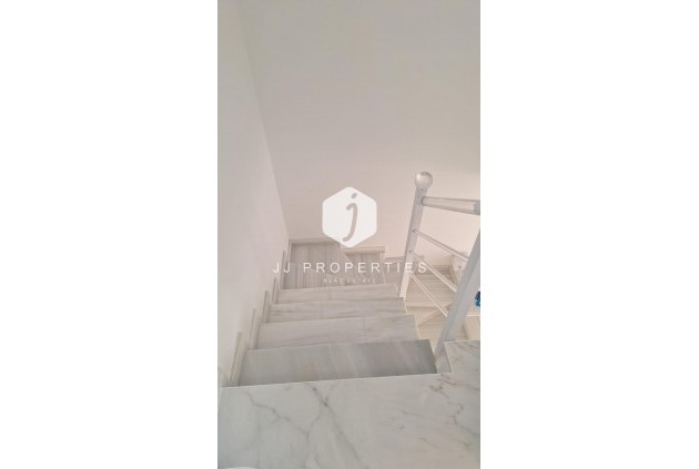 Aus zweiter Hand - Chalet -
Torrevieja - aguas nuevas