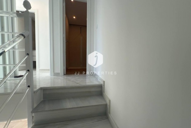 Aus zweiter Hand - Chalet -
Torrevieja - aguas nuevas