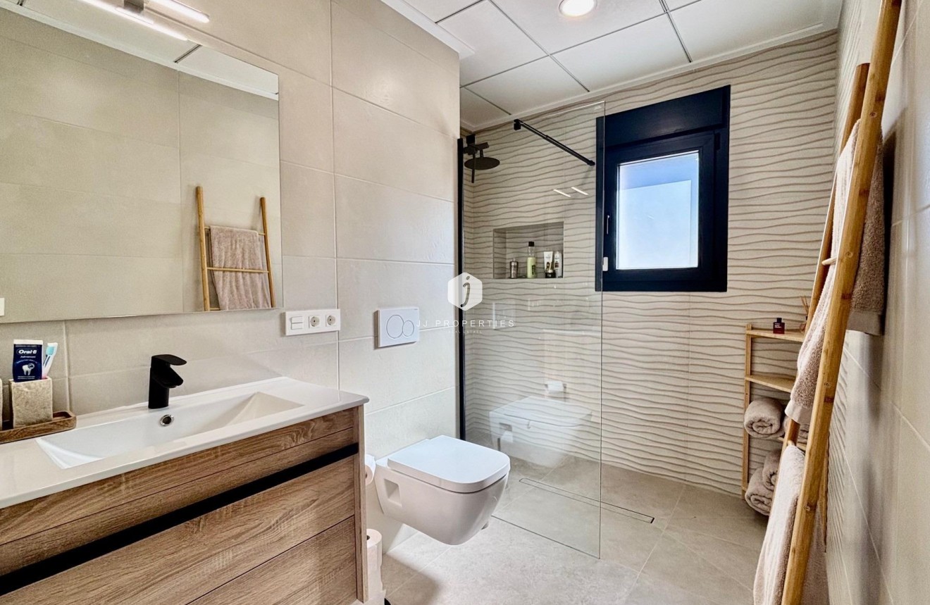 Obra nueva - Villa -
Rafal - polideportivo