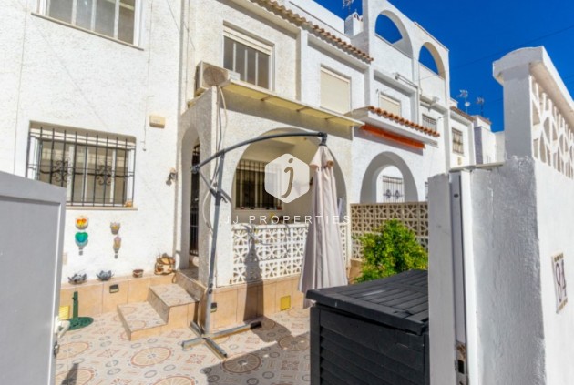 D'occasion - Chalet -
Torrevieja - Costa Blanca