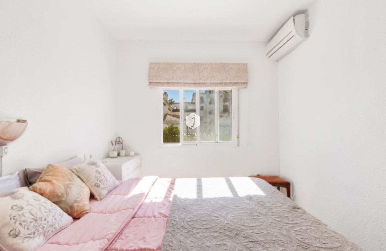 D'occasion - Chalet -
Torrevieja - Costa Blanca