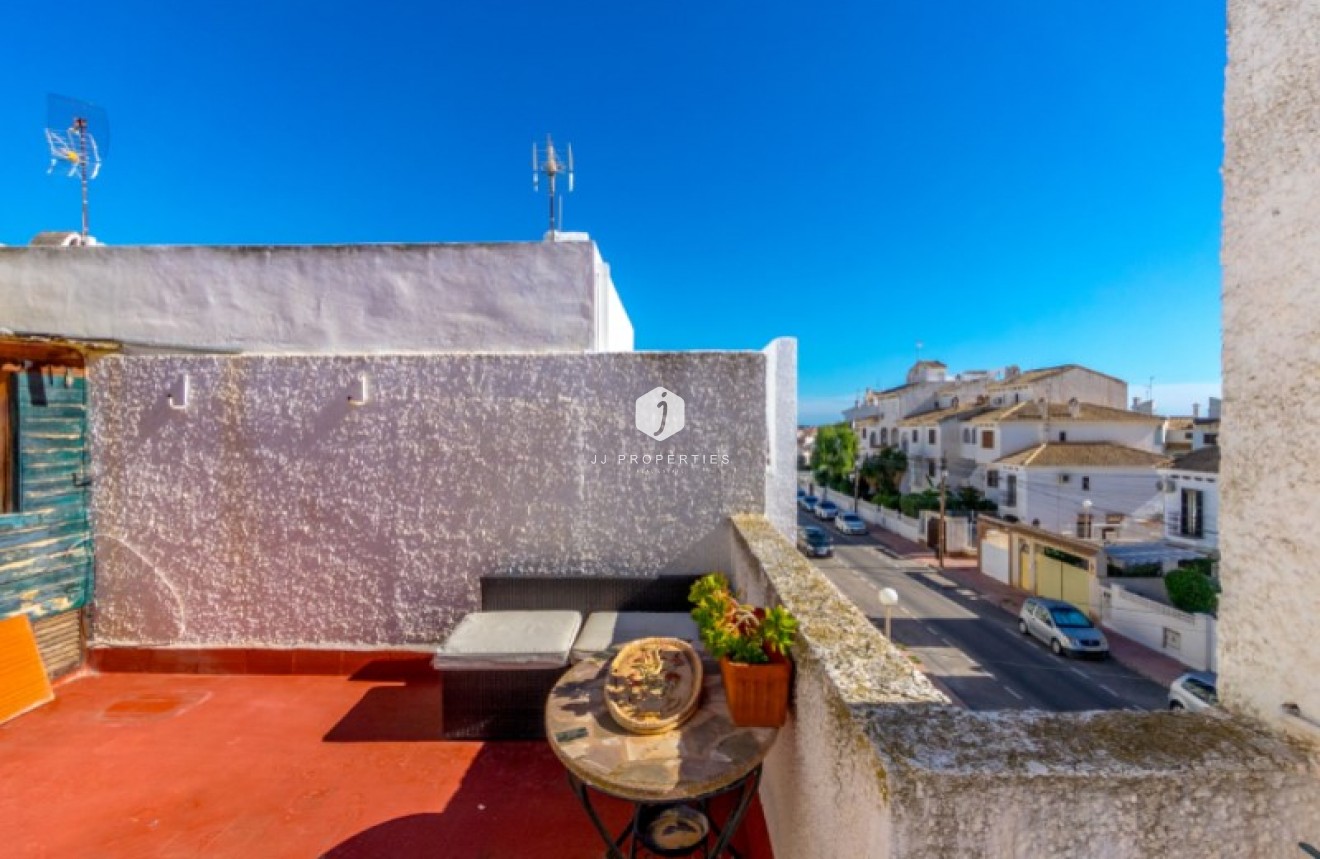 D'occasion - Chalet -
Torrevieja - Costa Blanca