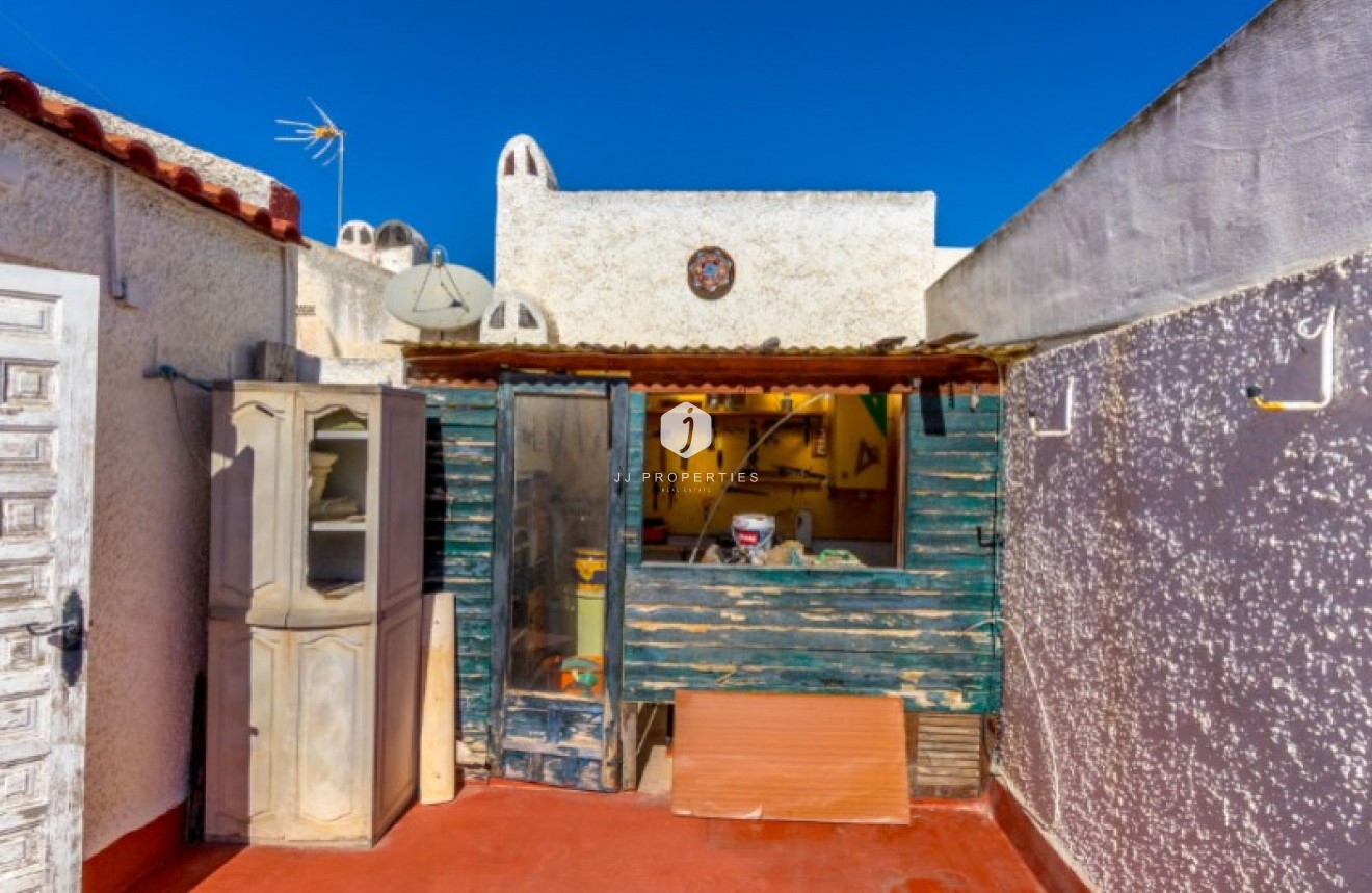 D'occasion - Chalet -
Torrevieja - Costa Blanca