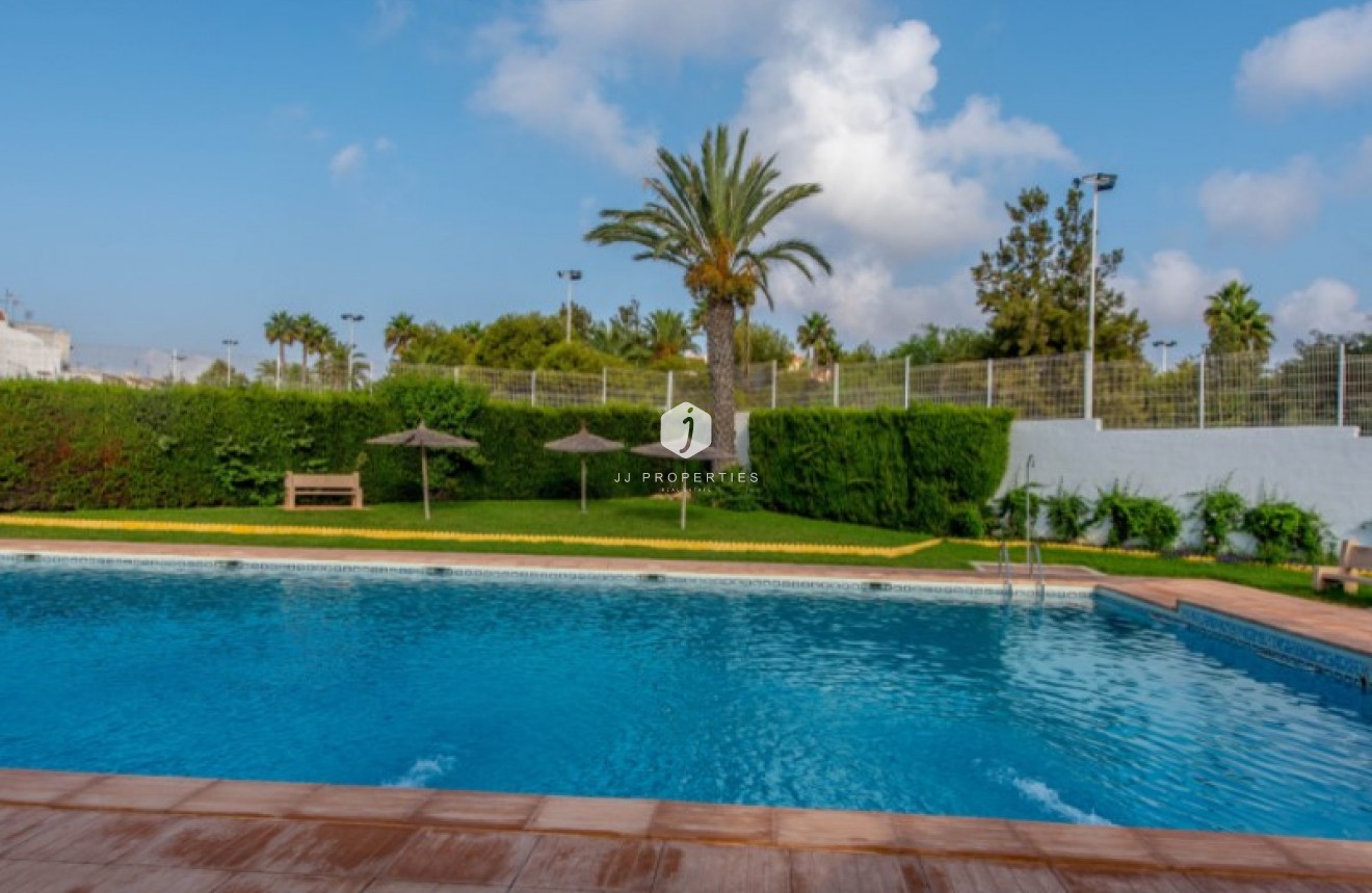 D'occasion - Chalet -
Torrevieja - Costa Blanca