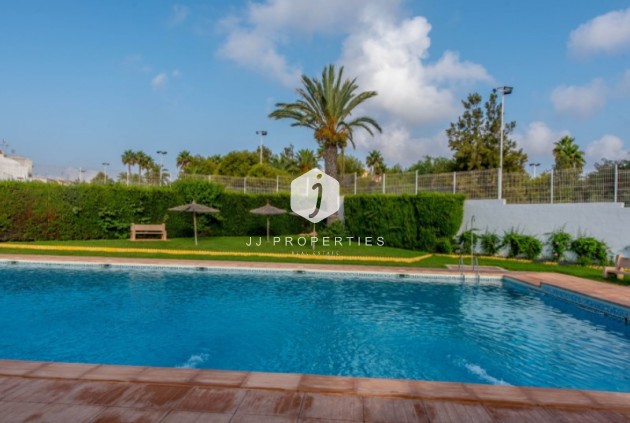 D'occasion - Chalet -
Torrevieja - Costa Blanca