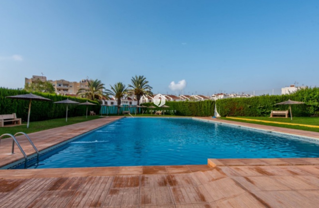 D'occasion - Chalet -
Torrevieja - Costa Blanca