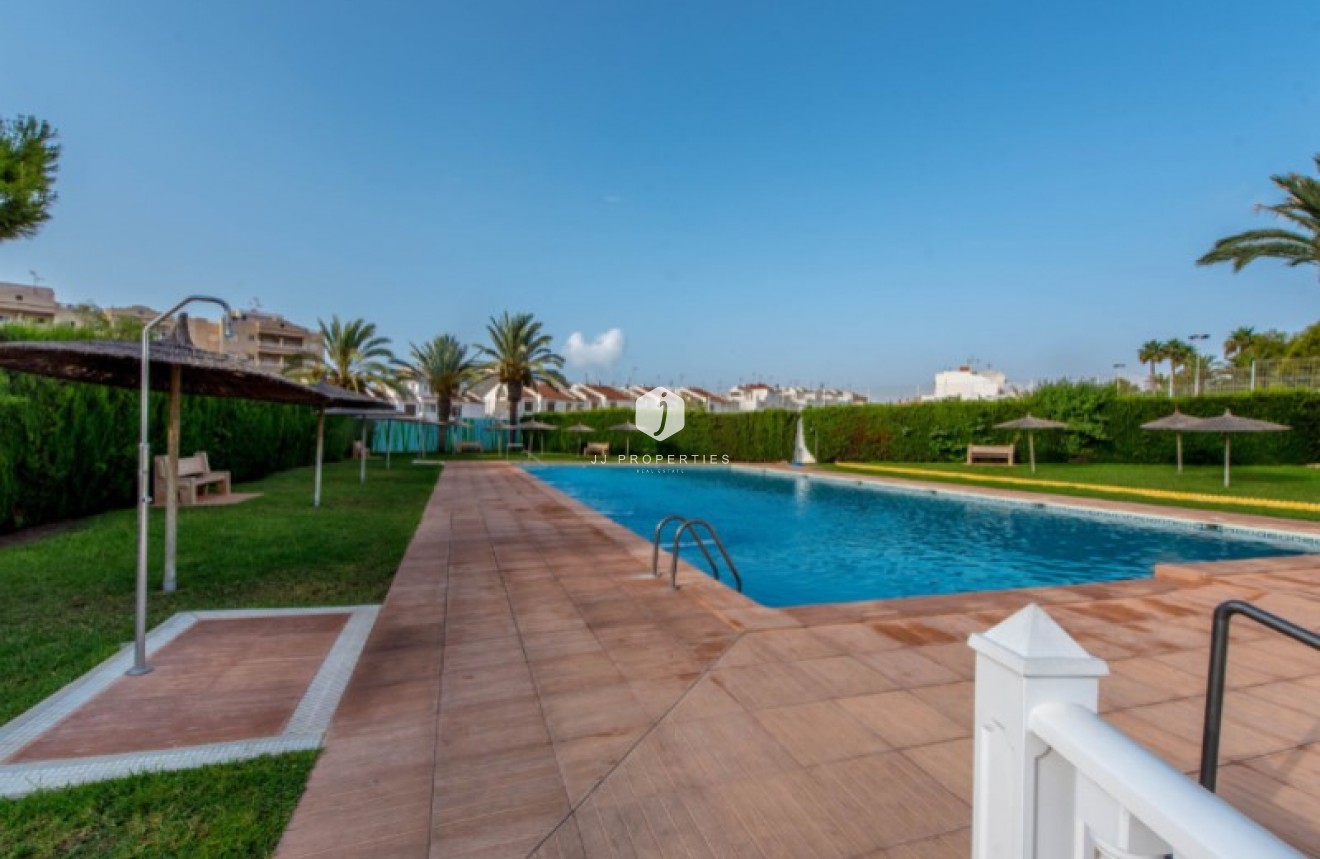 D'occasion - Chalet -
Torrevieja - Costa Blanca