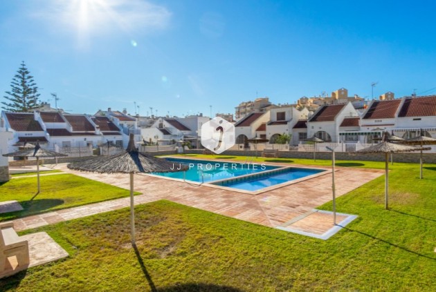 D'occasion - Chalet -
Torrevieja - Costa Blanca