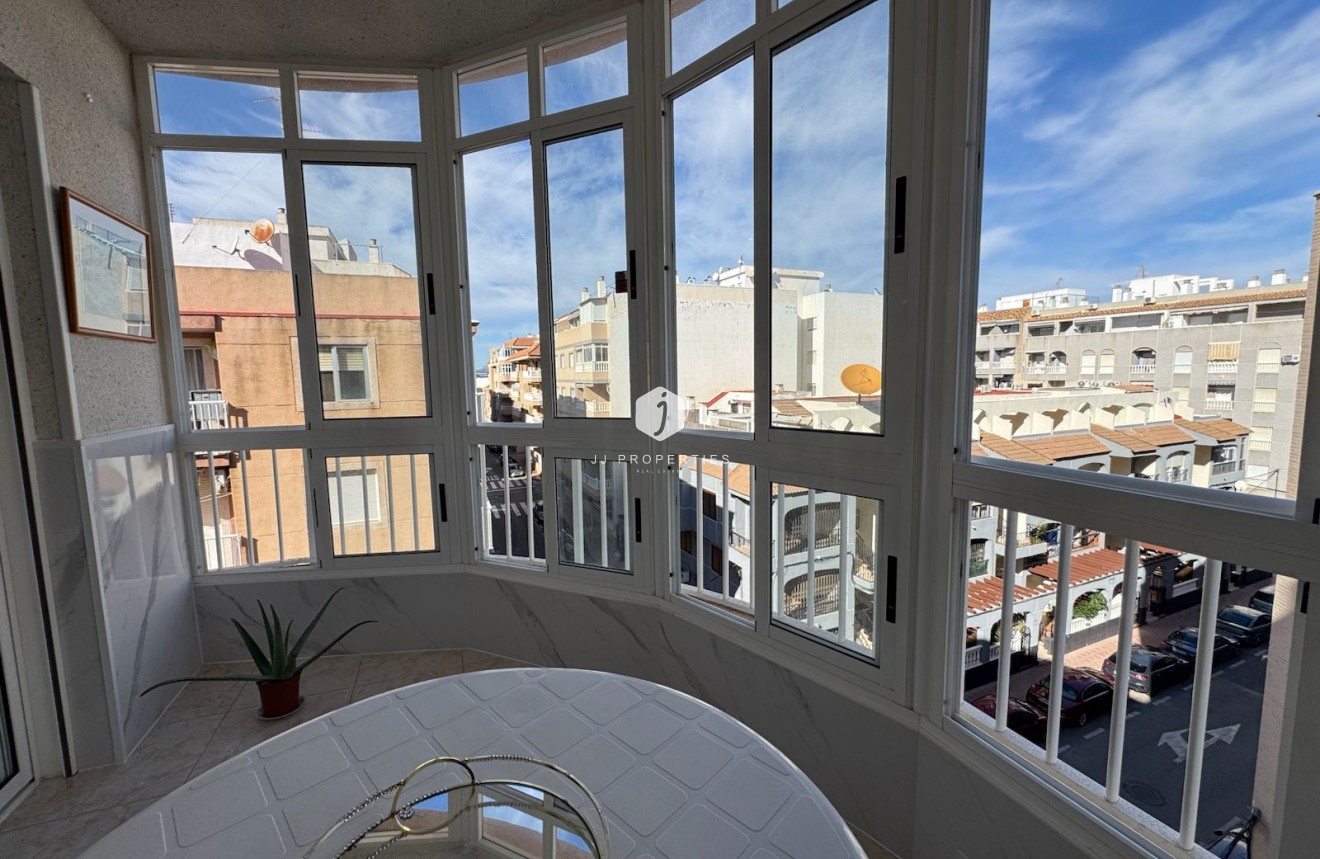 Resale - Apartment / flat -
Torrevieja - Costa Blanca