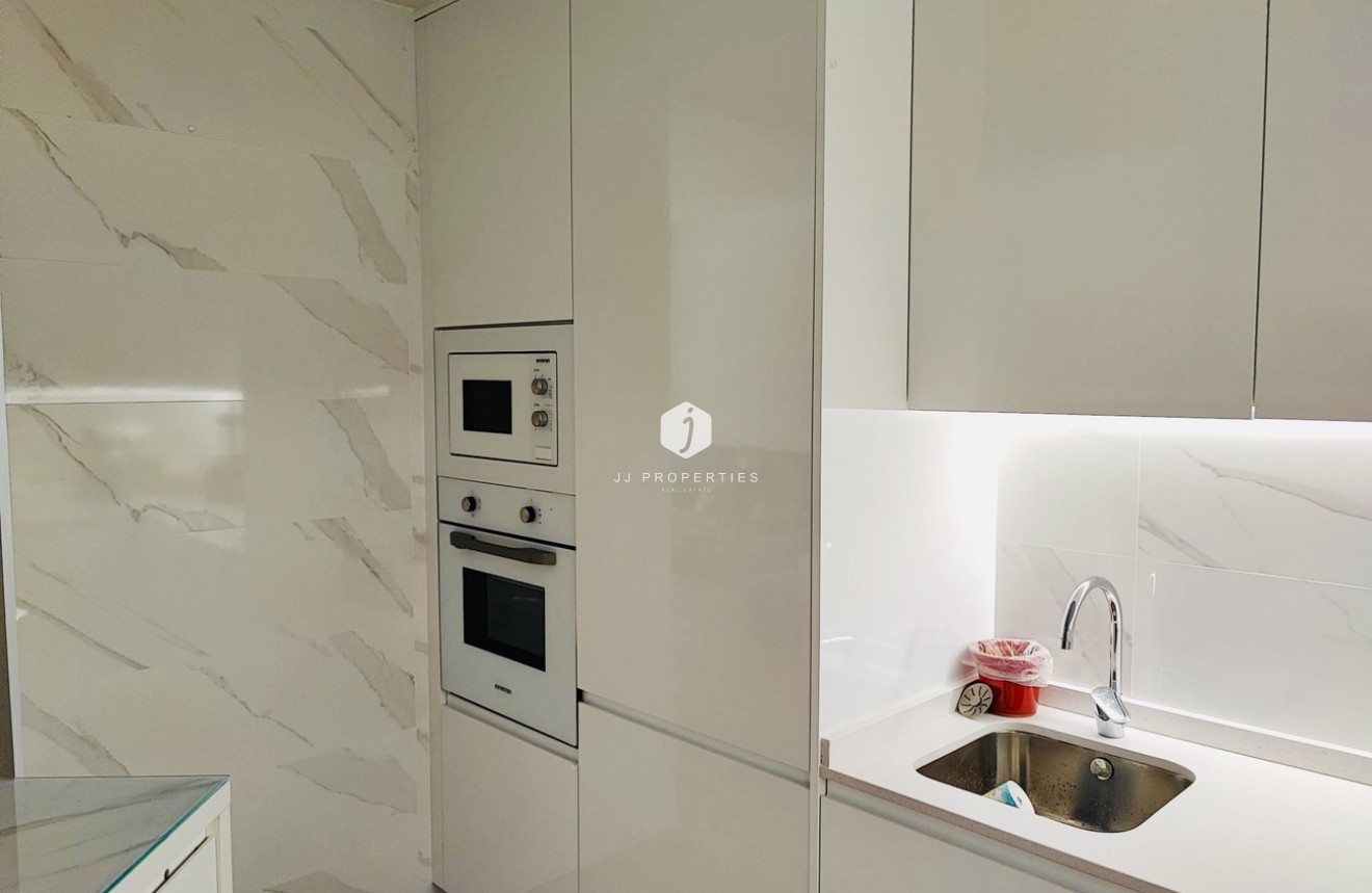 D'occasion - Appartement -
Torrevieja - Costa Blanca