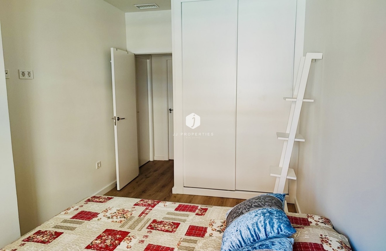 D'occasion - Appartement -
Torrevieja - Costa Blanca