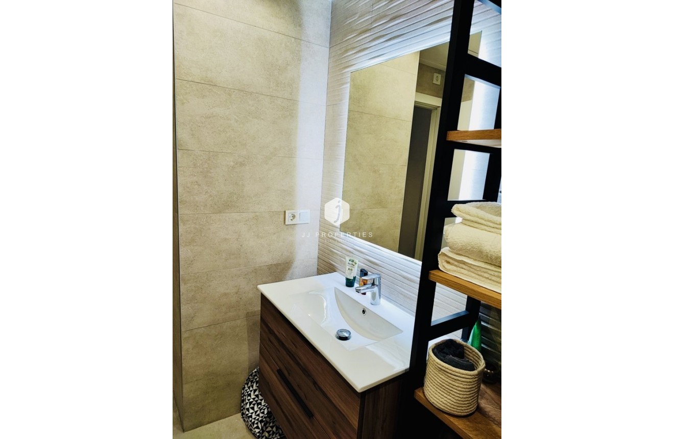 D'occasion - Appartement -
Torrevieja - Costa Blanca