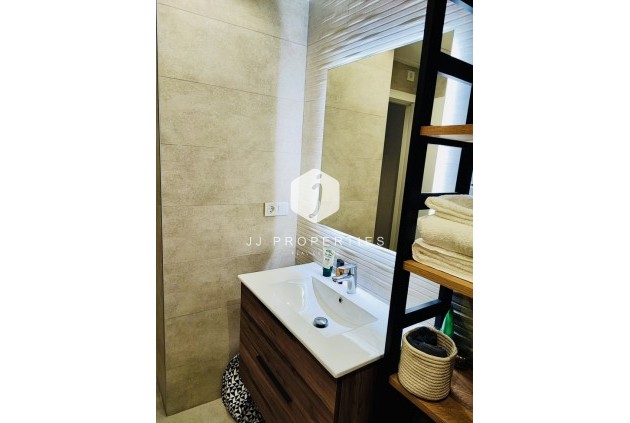 D'occasion - Appartement -
Torrevieja - Costa Blanca