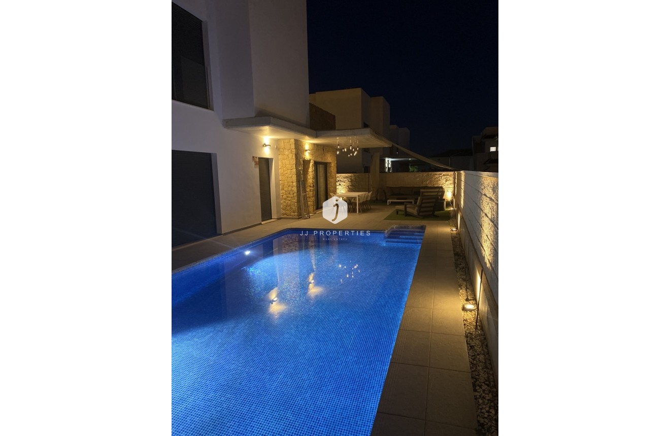 Resale - Villa -
Ciudad Quesada - Costa Blanca