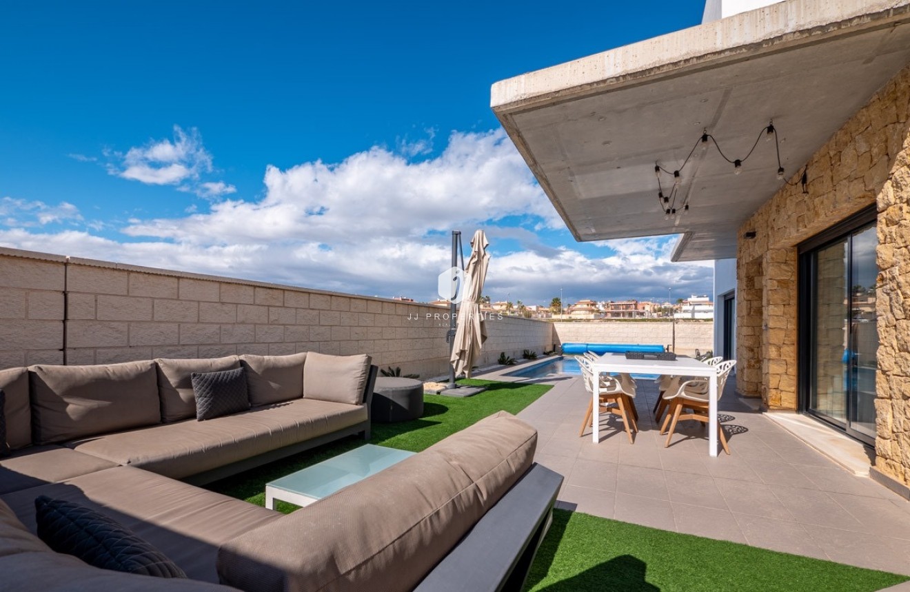 Resale - Villa -
Ciudad Quesada - Costa Blanca