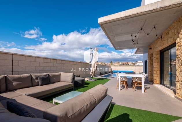 Resale - Villa -
Ciudad Quesada - Costa Blanca