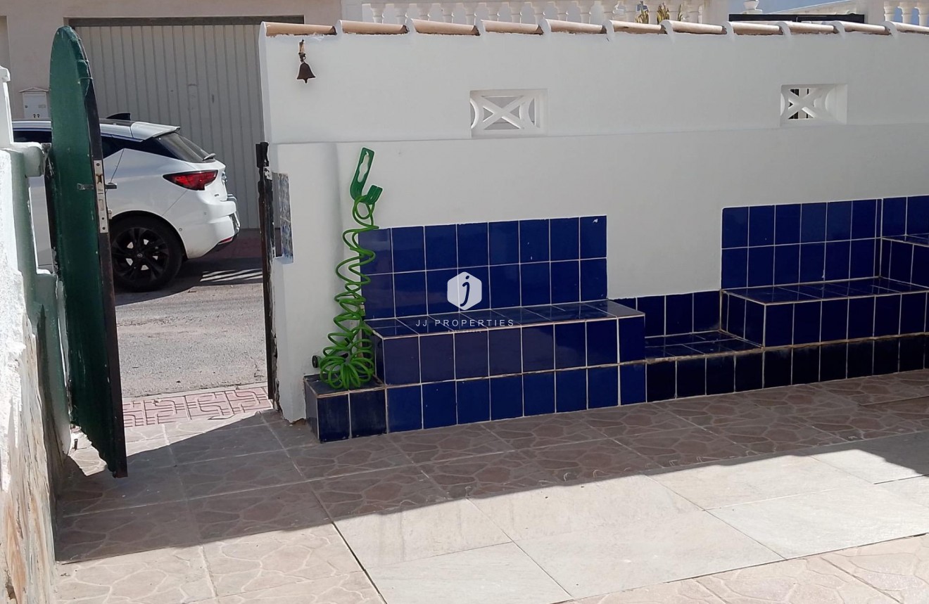 Aus zweiter Hand - Chalet -
Torrevieja - Los Balcones