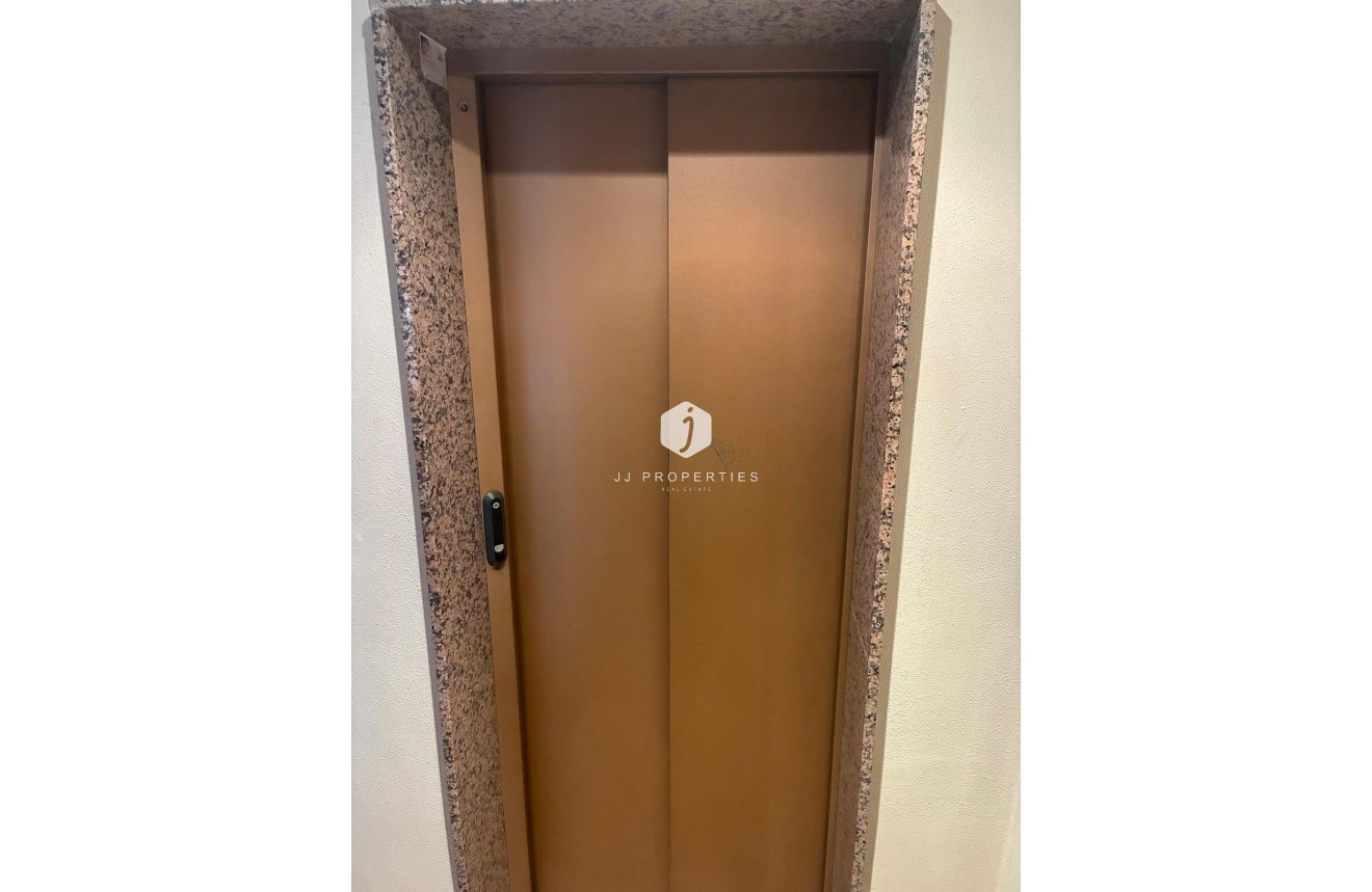 D'occasion - Appartement -
Almoradí - centro