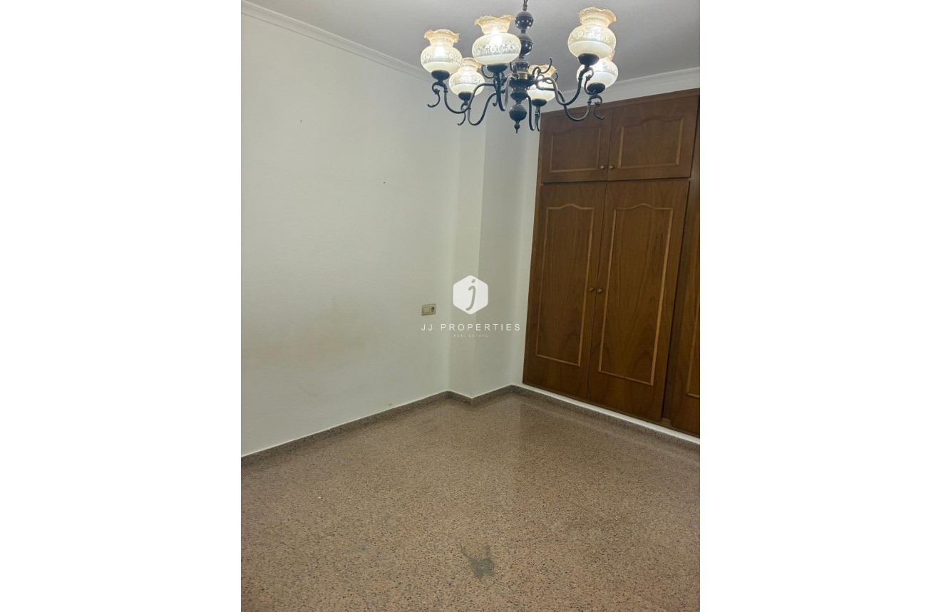 D'occasion - Appartement -
Almoradí - centro