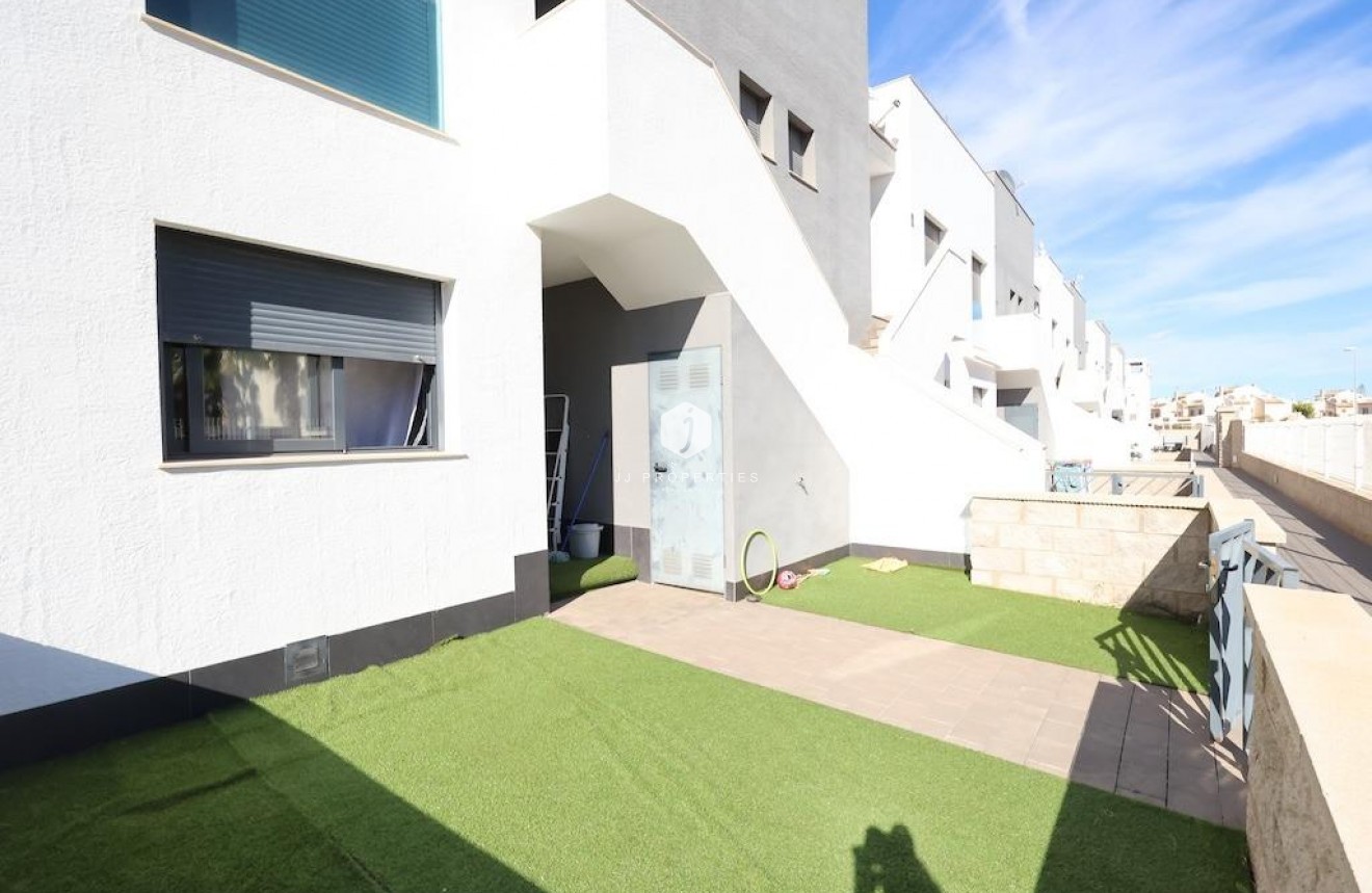 Segunda mano - Bungalow -
Orihuela Costa - Costa Blanca