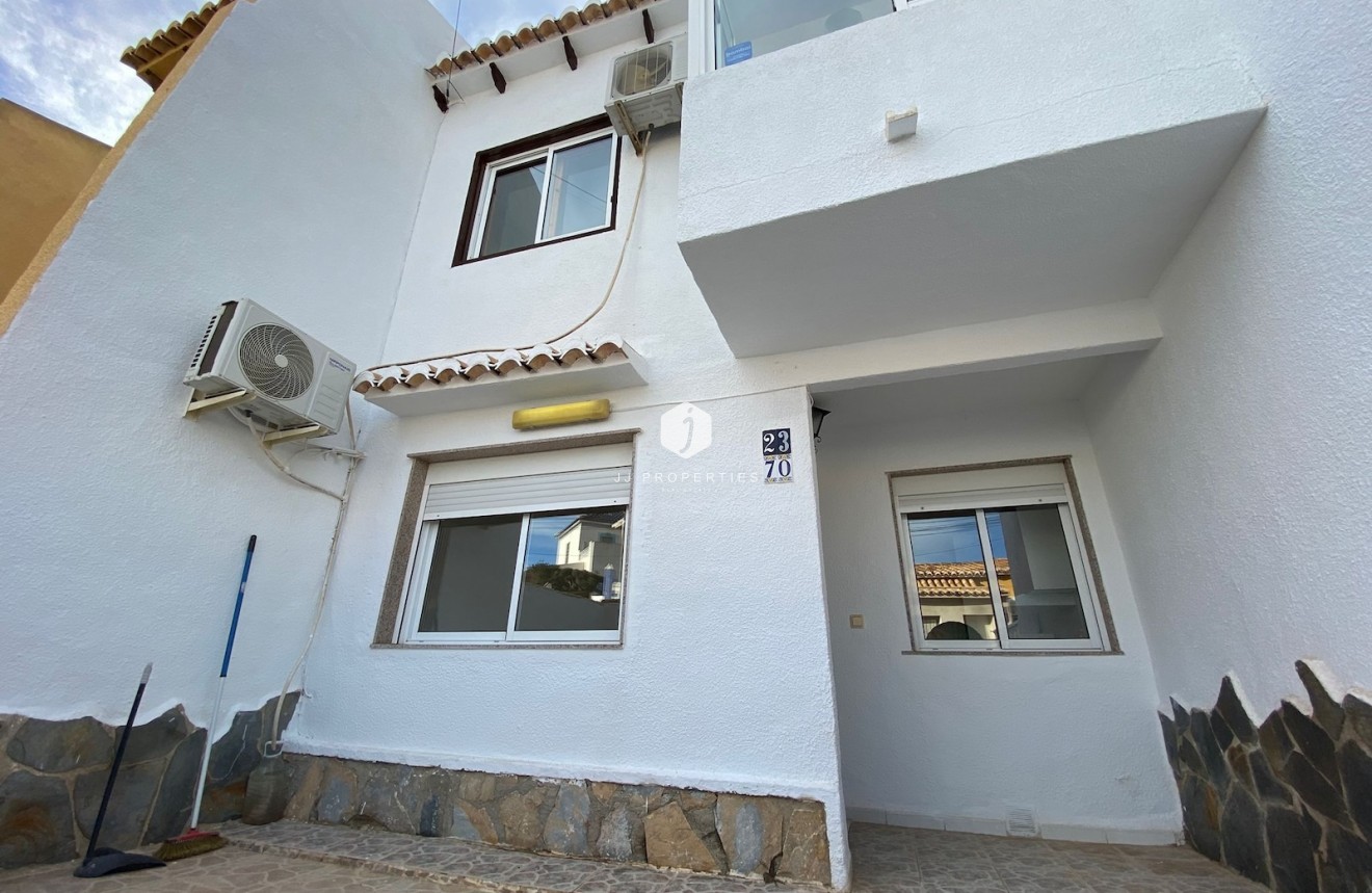 D'occasion - Chalet -
Los Balcones - Costa Blanca