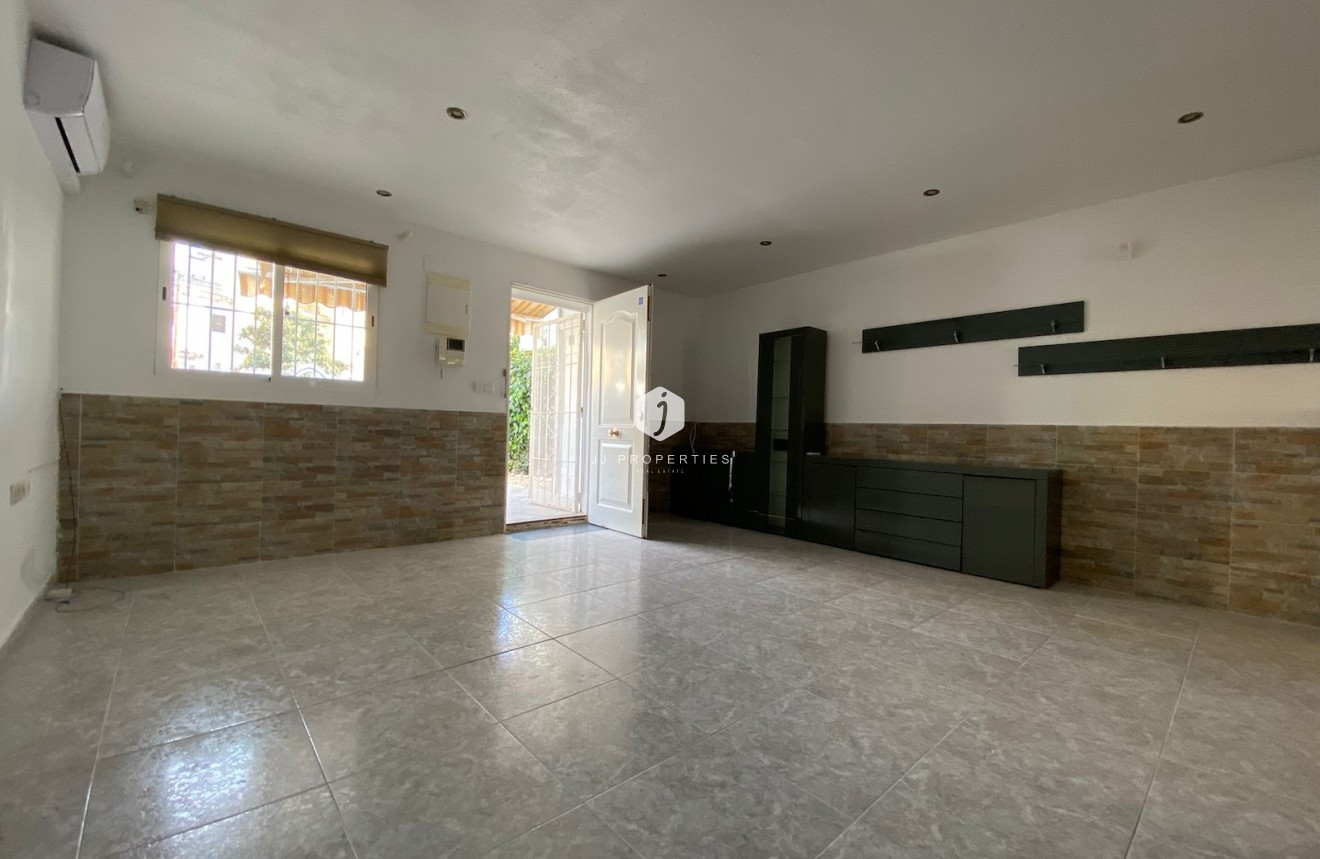 D'occasion - Chalet -
Los Balcones - Costa Blanca