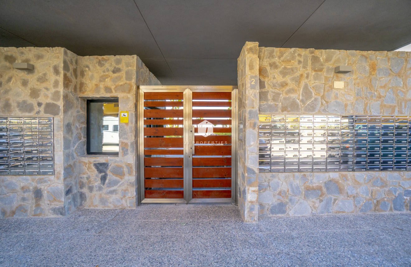 Z drugiej ręki - Mieszkanie w bloku -
Torrevieja - Costa Blanca