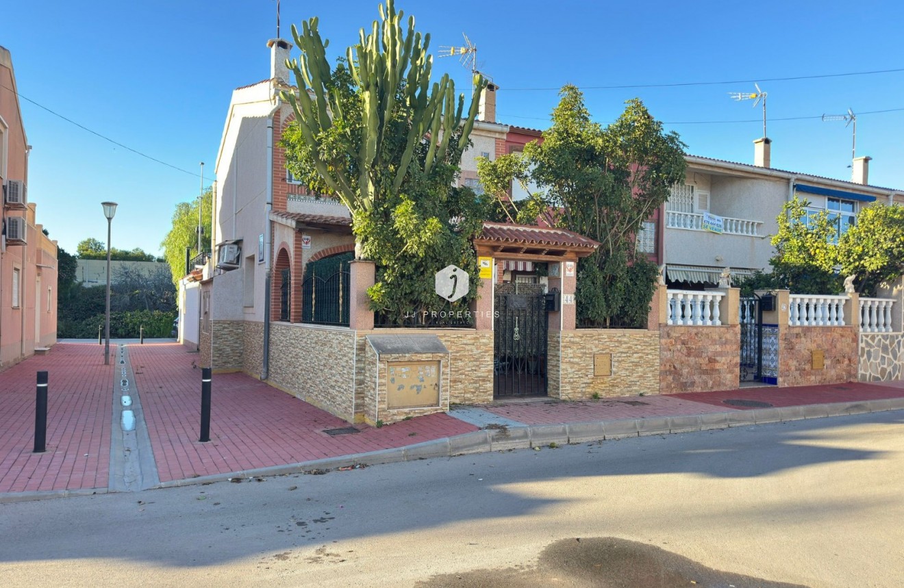 Aus zweiter Hand - Chalet -
Torrevieja - Costa Blanca