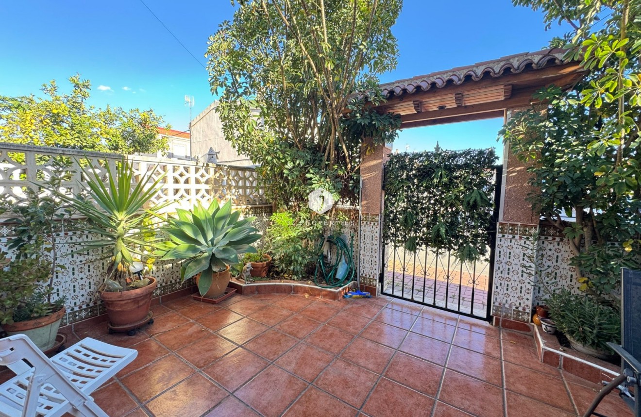 Aus zweiter Hand - Chalet -
Torrevieja - Costa Blanca