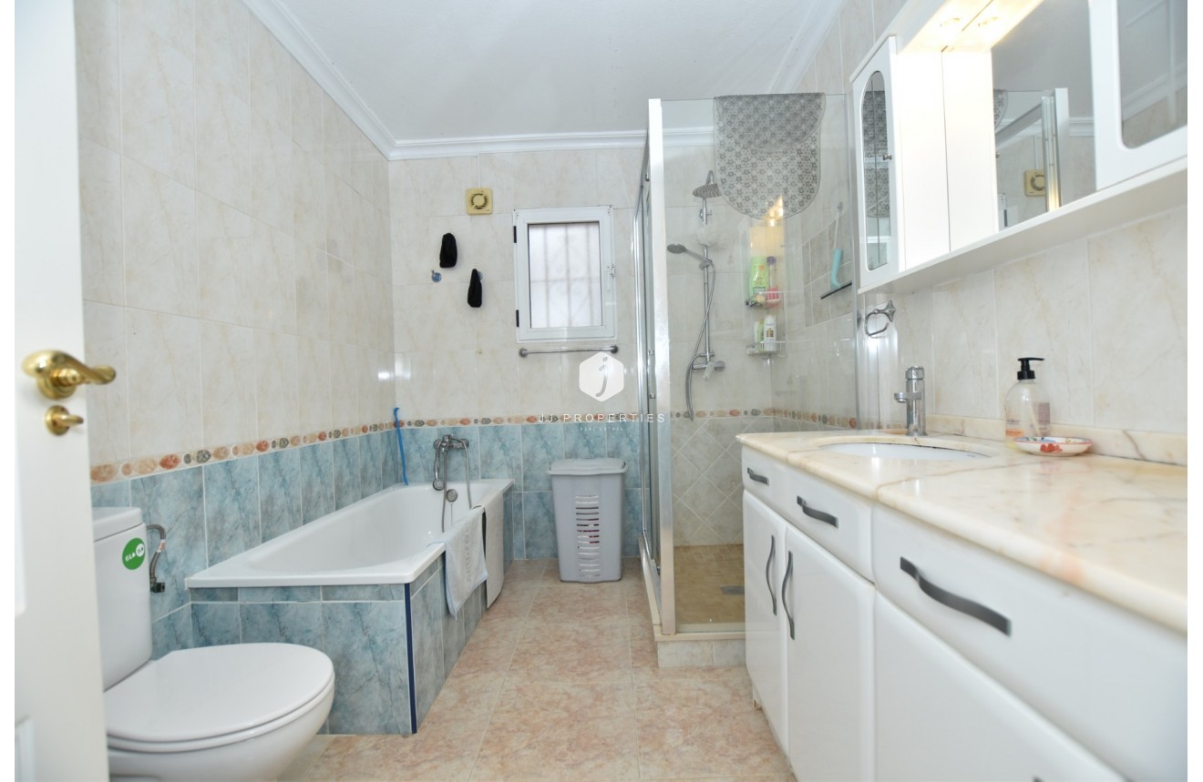 Z drugiej ręki - Villa -
Algorfa - Inland