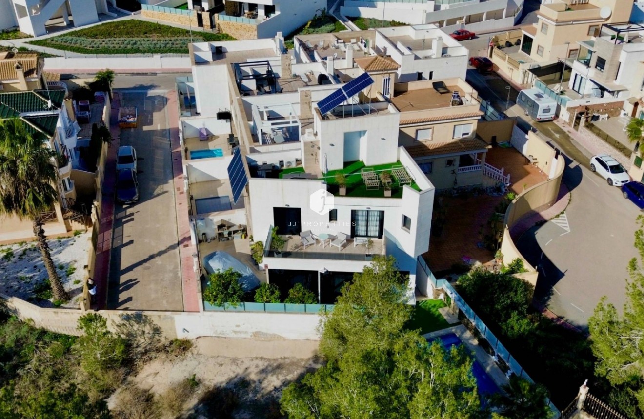 Aus zweiter Hand - Villa -
Orihuela Costa - Costa Blanca