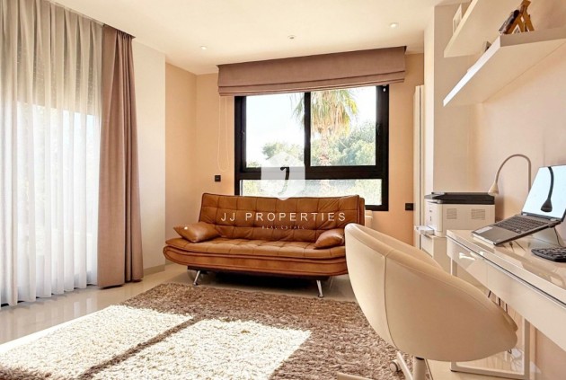 Aus zweiter Hand - Villa -
Orihuela Costa - Costa Blanca