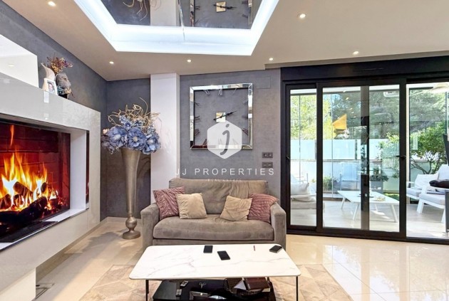 Aus zweiter Hand - Villa -
Orihuela Costa - Costa Blanca