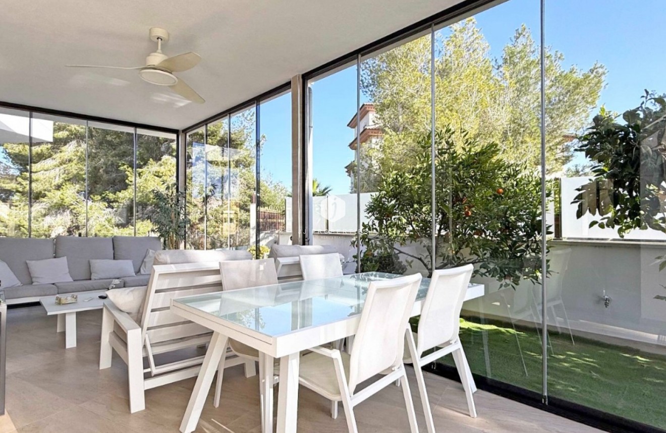 Aus zweiter Hand - Villa -
Orihuela Costa - Costa Blanca