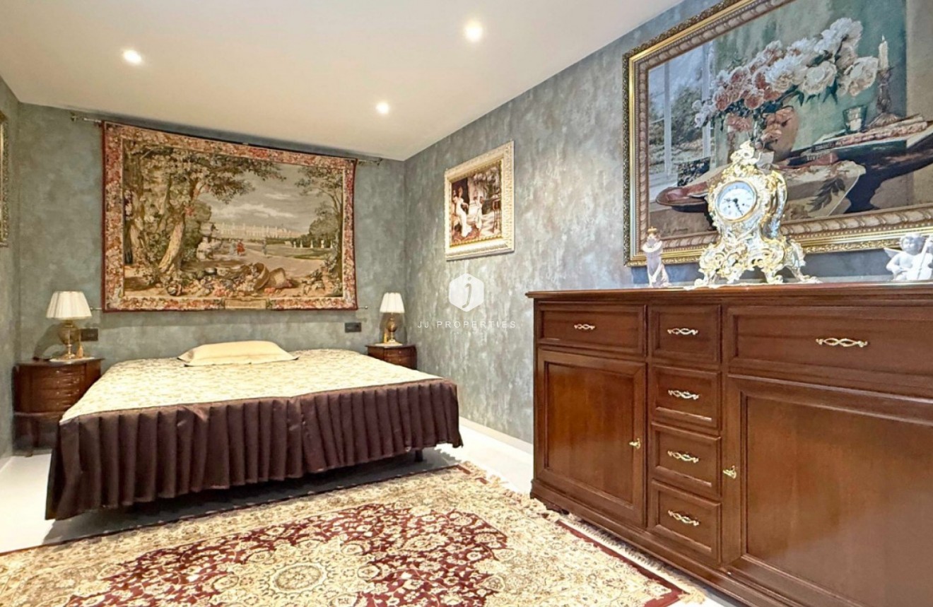 Aus zweiter Hand - Villa -
Orihuela Costa - Costa Blanca