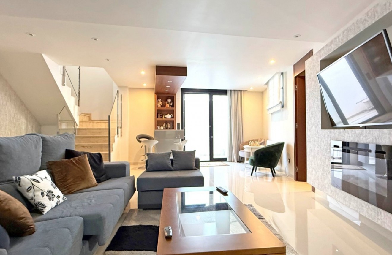 Aus zweiter Hand - Villa -
Orihuela Costa - Costa Blanca