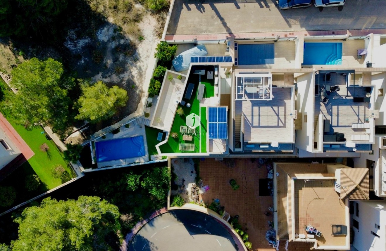 Aus zweiter Hand - Villa -
Orihuela Costa - Costa Blanca