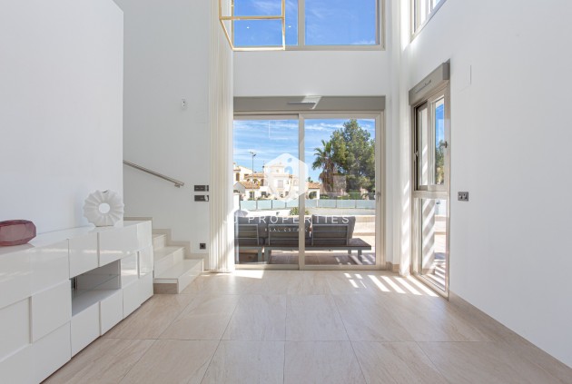 Aus zweiter Hand - Villa -
Orihuela Costa - Costa Blanca