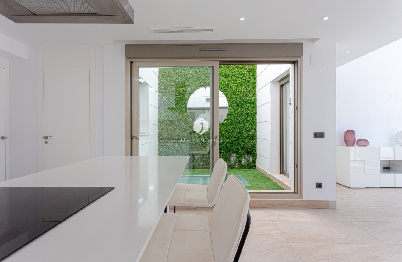 Aus zweiter Hand - Villa -
Orihuela Costa - Costa Blanca