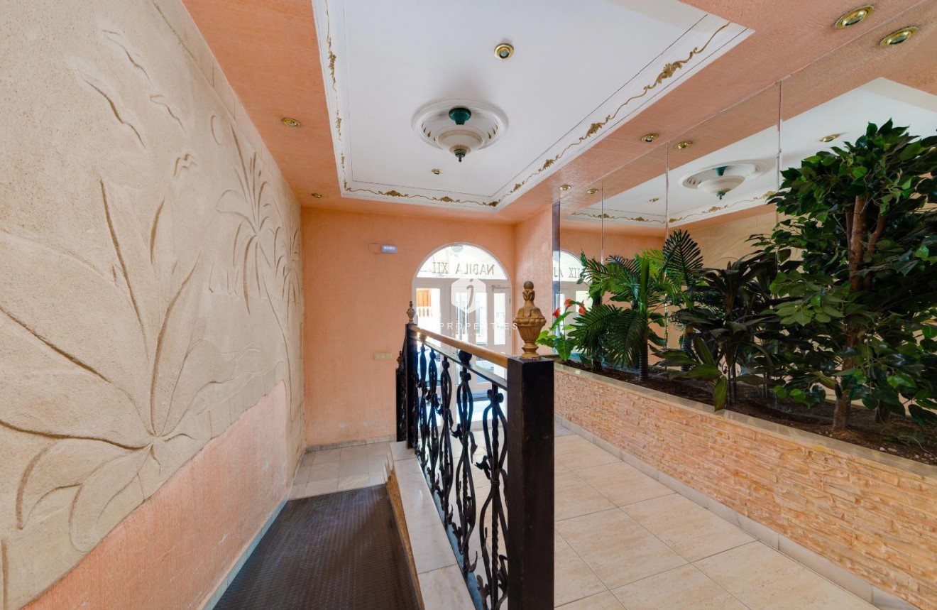 Tweedehands - Appartement / flat -
Torrevieja - Playa del Cura