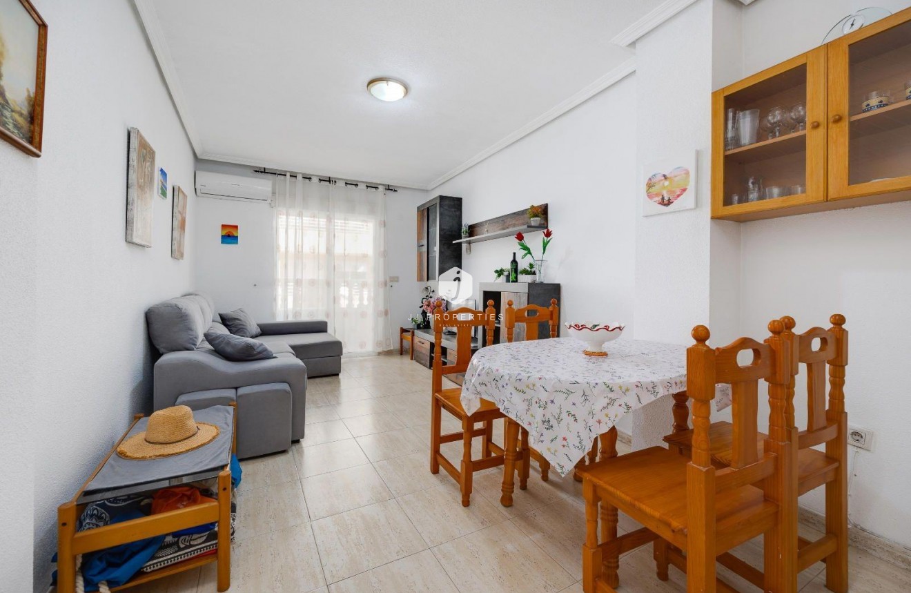 Tweedehands - Appartement / flat -
Torrevieja - Playa del Cura