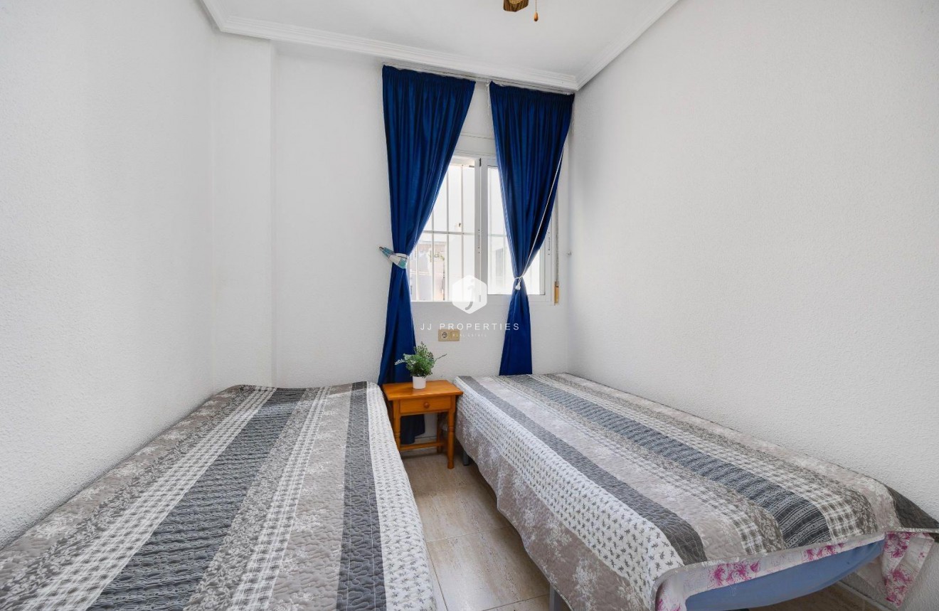 Tweedehands - Appartement / flat -
Torrevieja - Playa del Cura