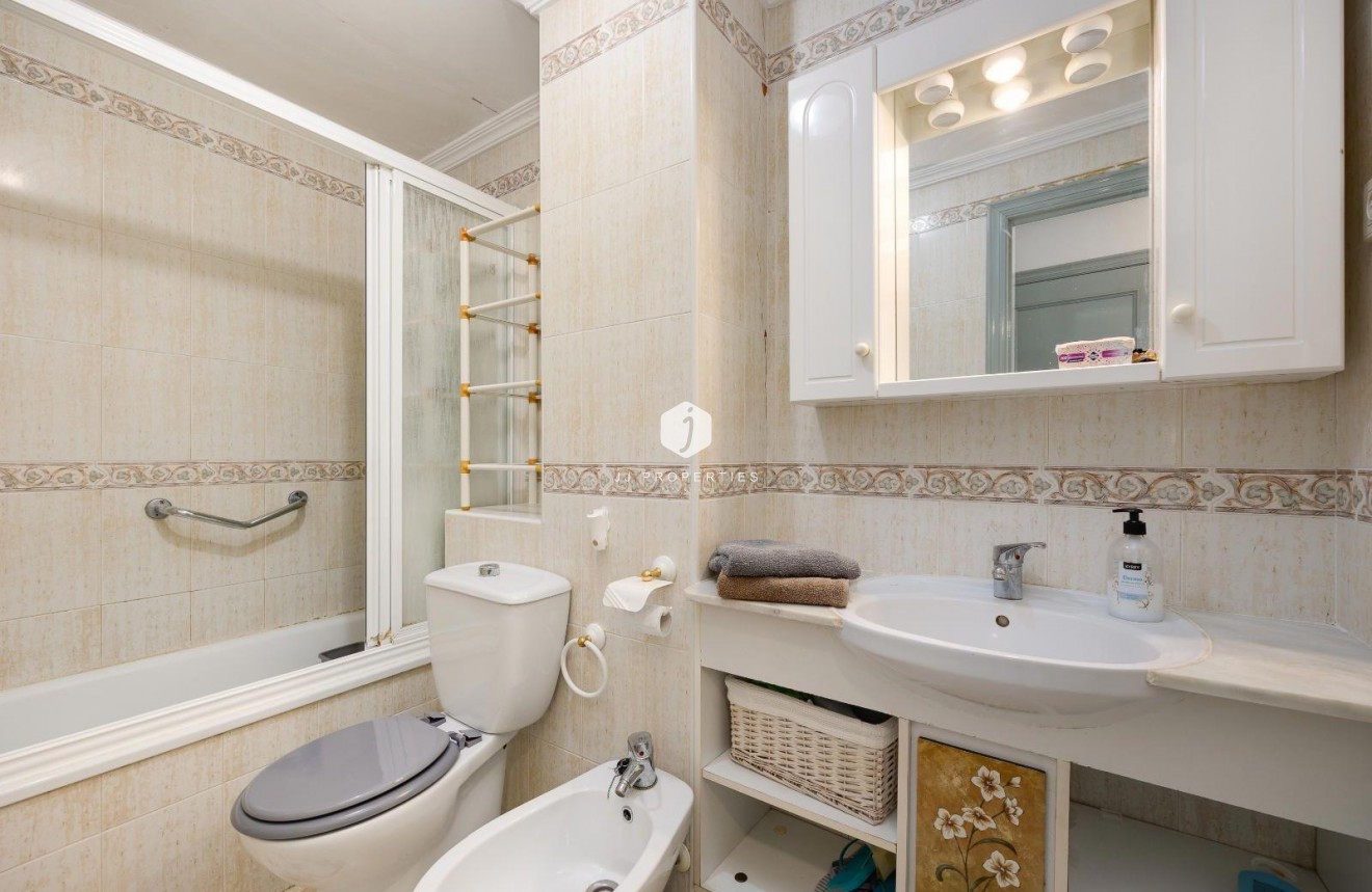 Tweedehands - Appartement / flat -
Torrevieja - Playa del Cura