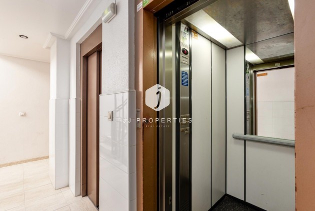 Tweedehands - Appartement / flat -
Torrevieja - Playa del Cura