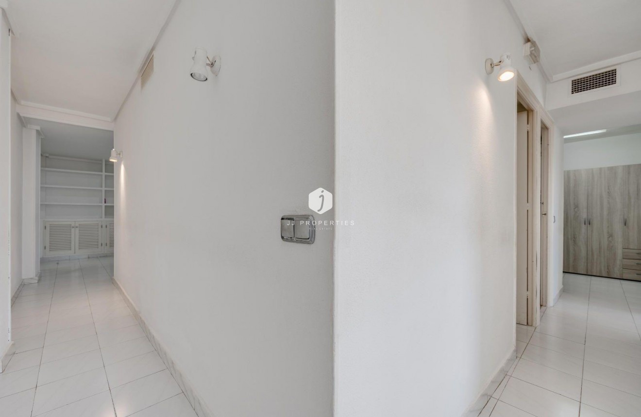 Aus zweiter Hand - Wohnung -
Torrevieja - Centro