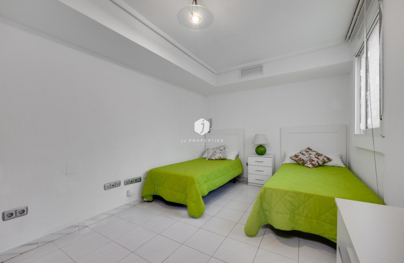 Aus zweiter Hand - Wohnung -
Torrevieja - Centro