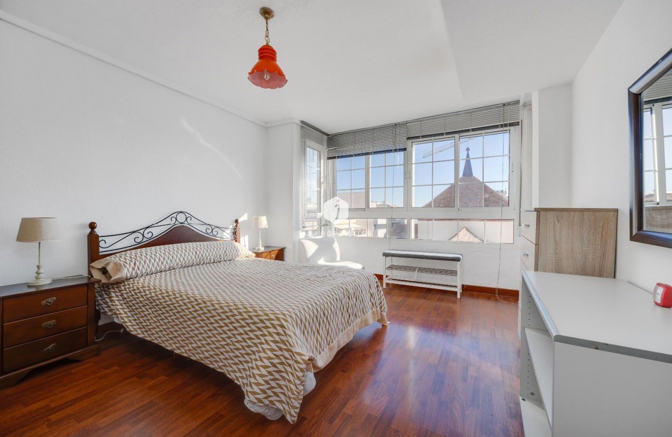 Aus zweiter Hand - Wohnung -
Torrevieja - Centro